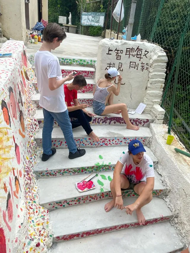 Action communautaire : les secondes de l’aumônerie sur la route des missionnaires à Sai Kung
