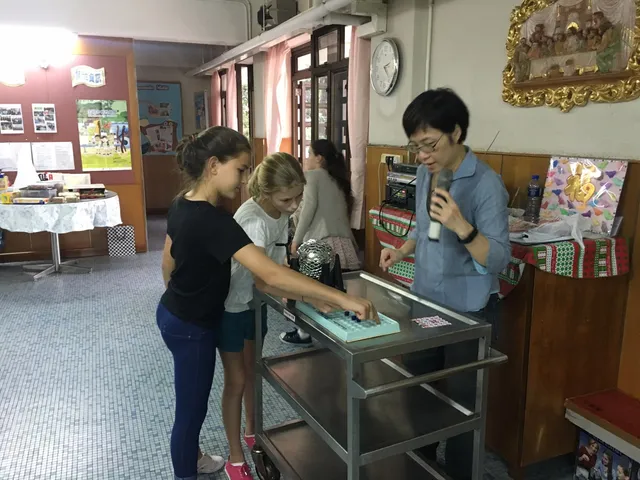 Les jeunes de 6è chez les Petites Soeurs des pauvres
