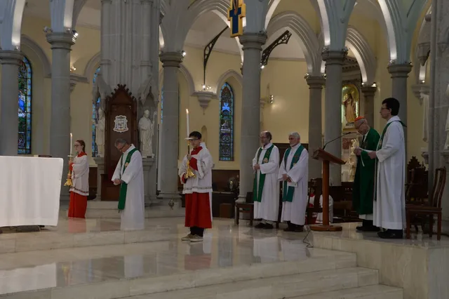 Messe à la cathédrale et voeux du père Rémy
