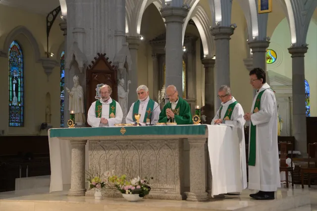Messe à la cathédrale et voeux du père Rémy