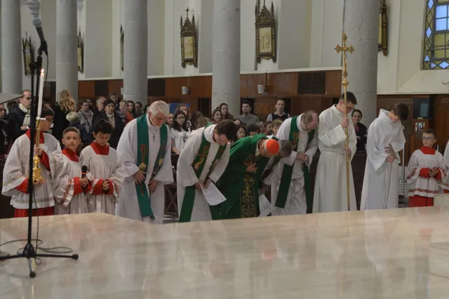 Messe à la cathédrale et voeux du père Rémy