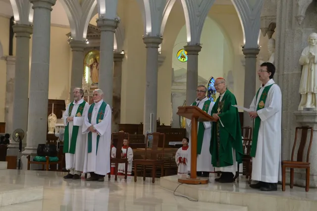 Messe à la cathédrale et voeux du père Rémy
