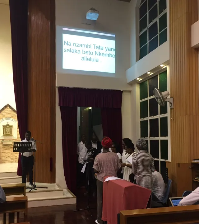 Une messe au rythme africain