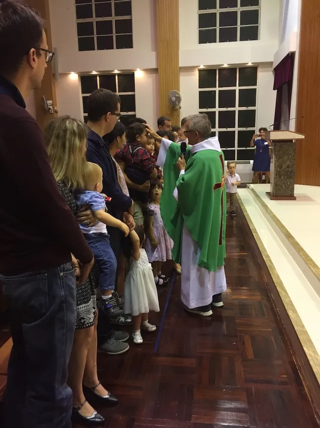 Présentation des enfants préparés au baptême