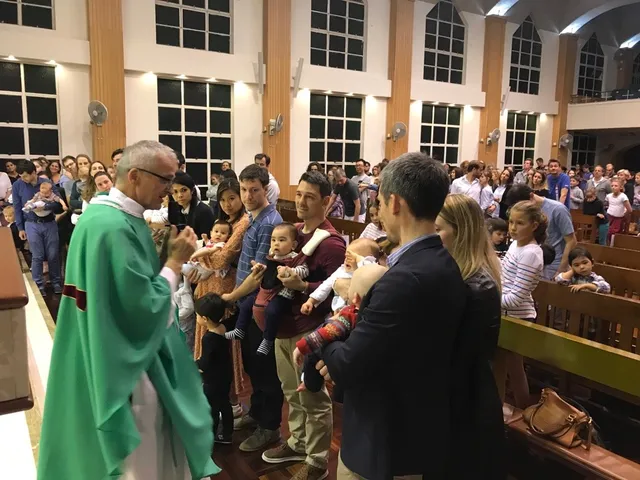 Présentation des enfants préparés au baptême