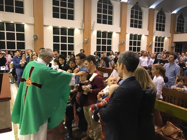 Présentation des enfants préparés au baptême