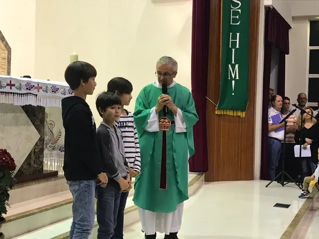 Présentation des enfants préparés au baptême