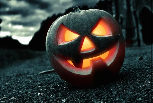Réflexion – Halloween Toussaint à Hong Kong en 2019